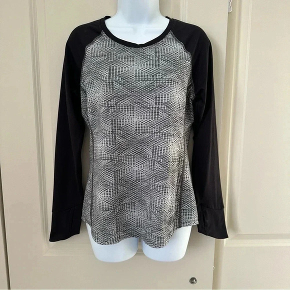 North Face | Black Raglan | Medium - Picture 1 of 8